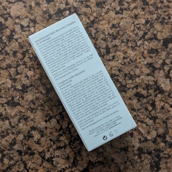 Estée Lauder Advanced Night Repair Serum 30ml - Picture 2 of 2